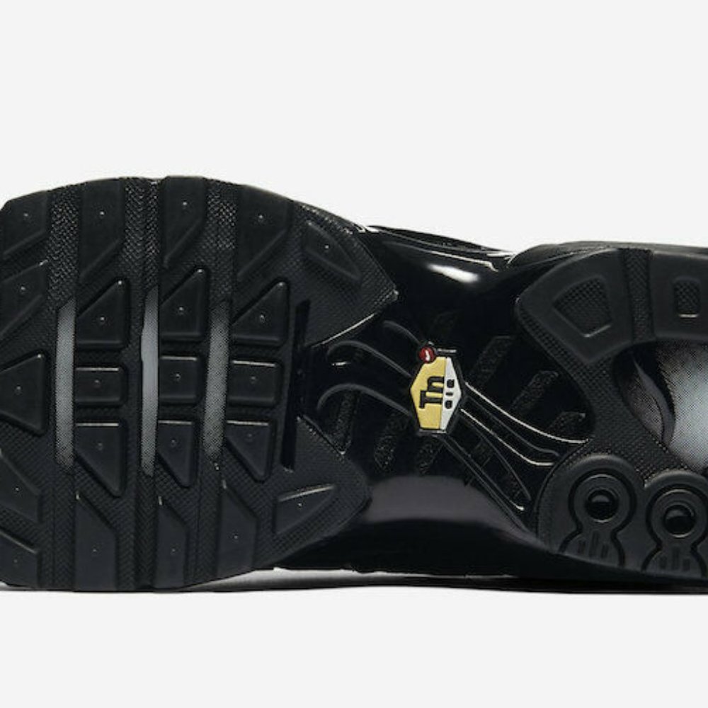 NIKE AIR MAX PLUS "TRIPLE BLACK" Running - Picture 4 of 11